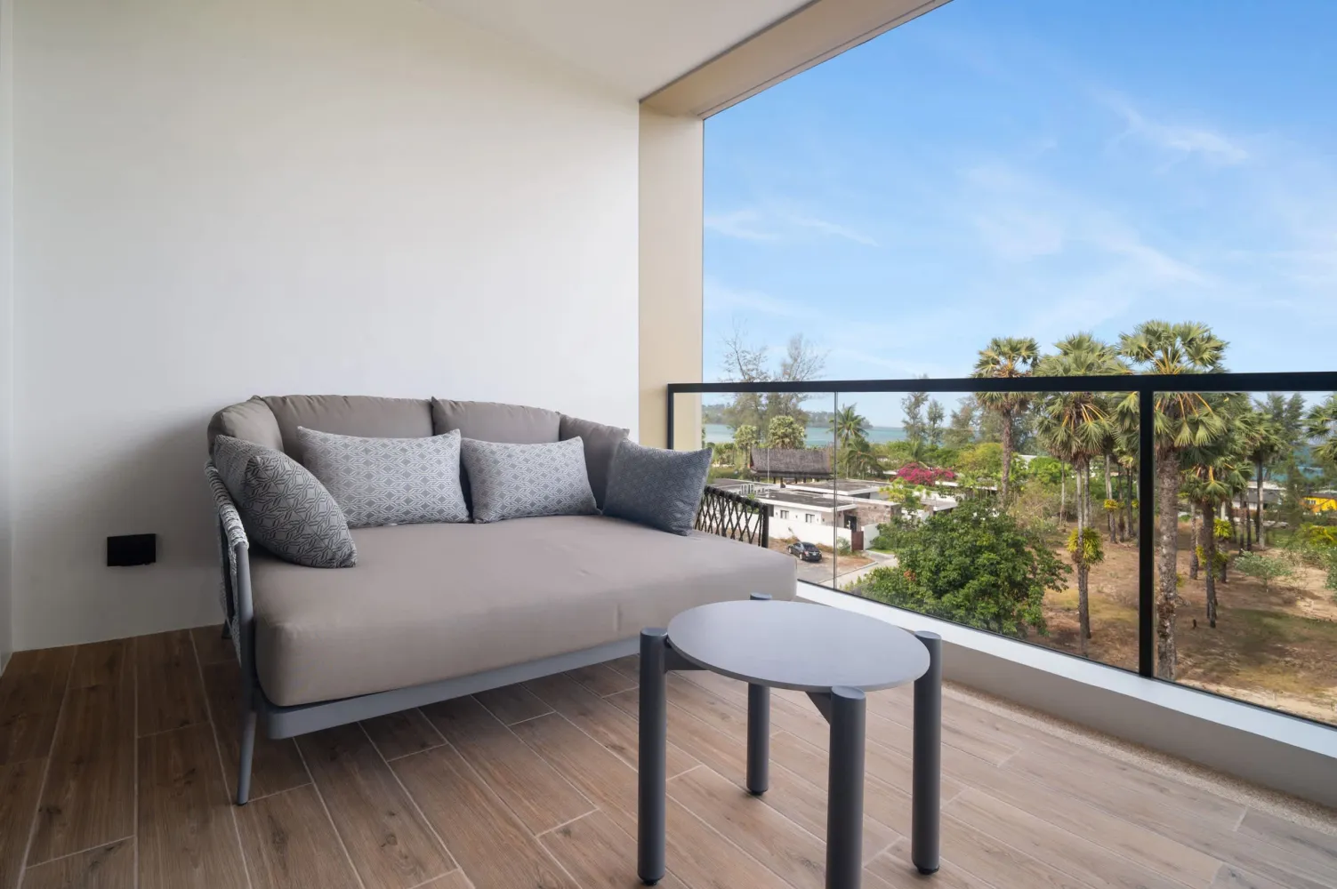 Property image - full photo 2