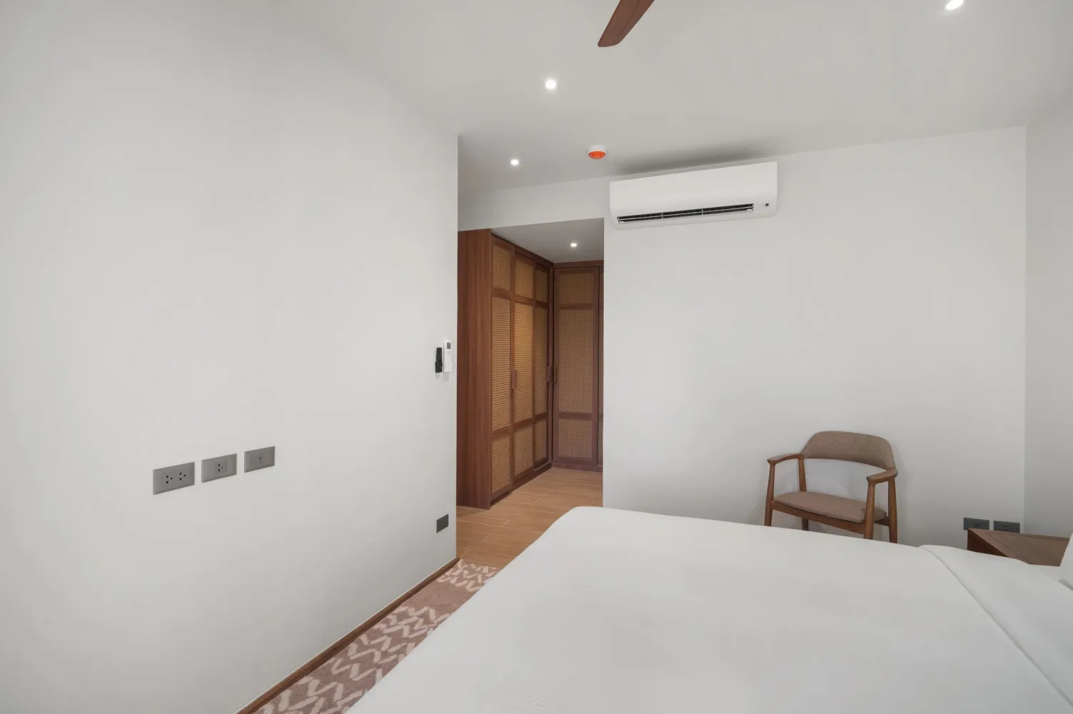 Property image - full photo 16
