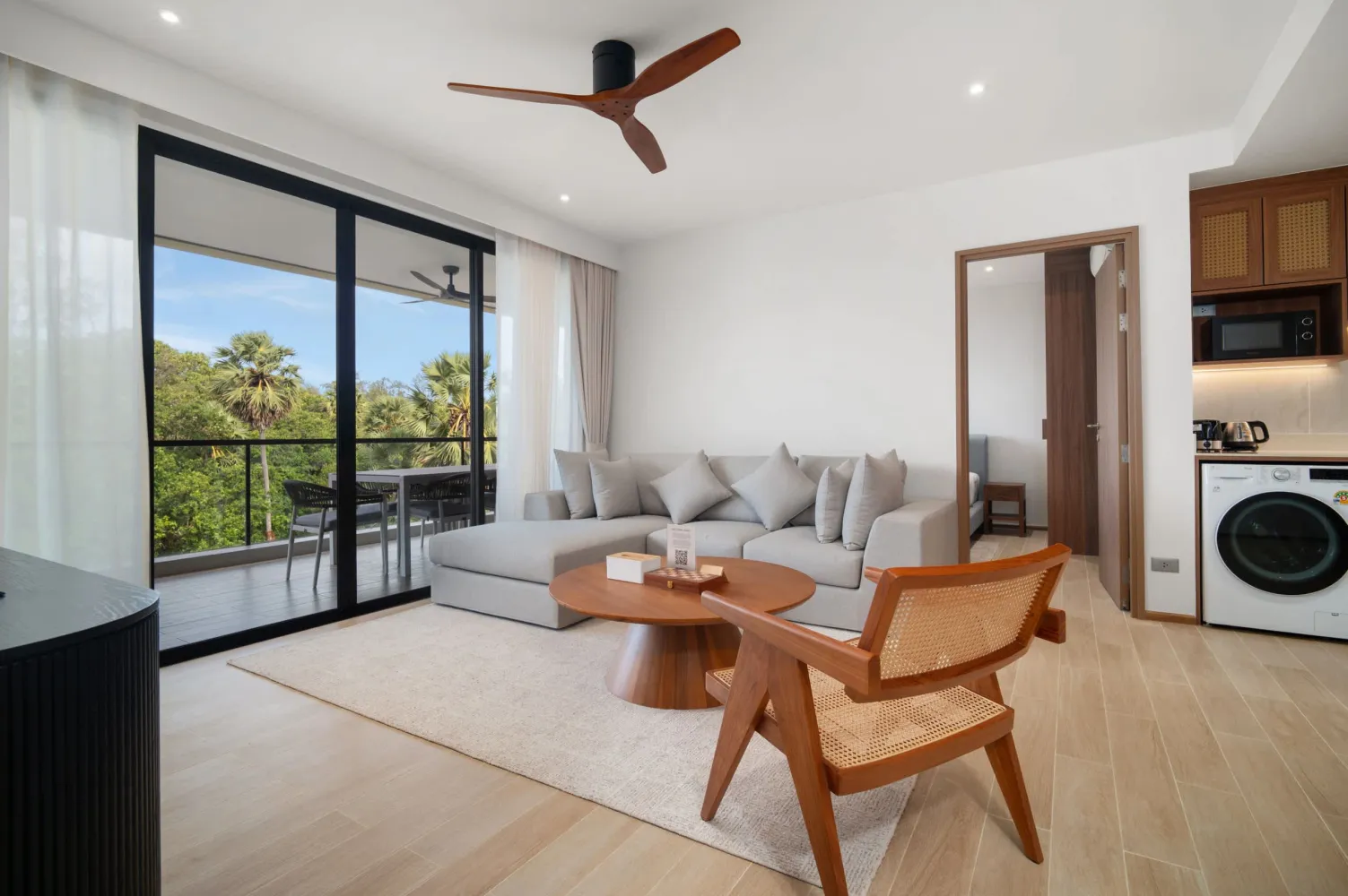Property image - full photo 4