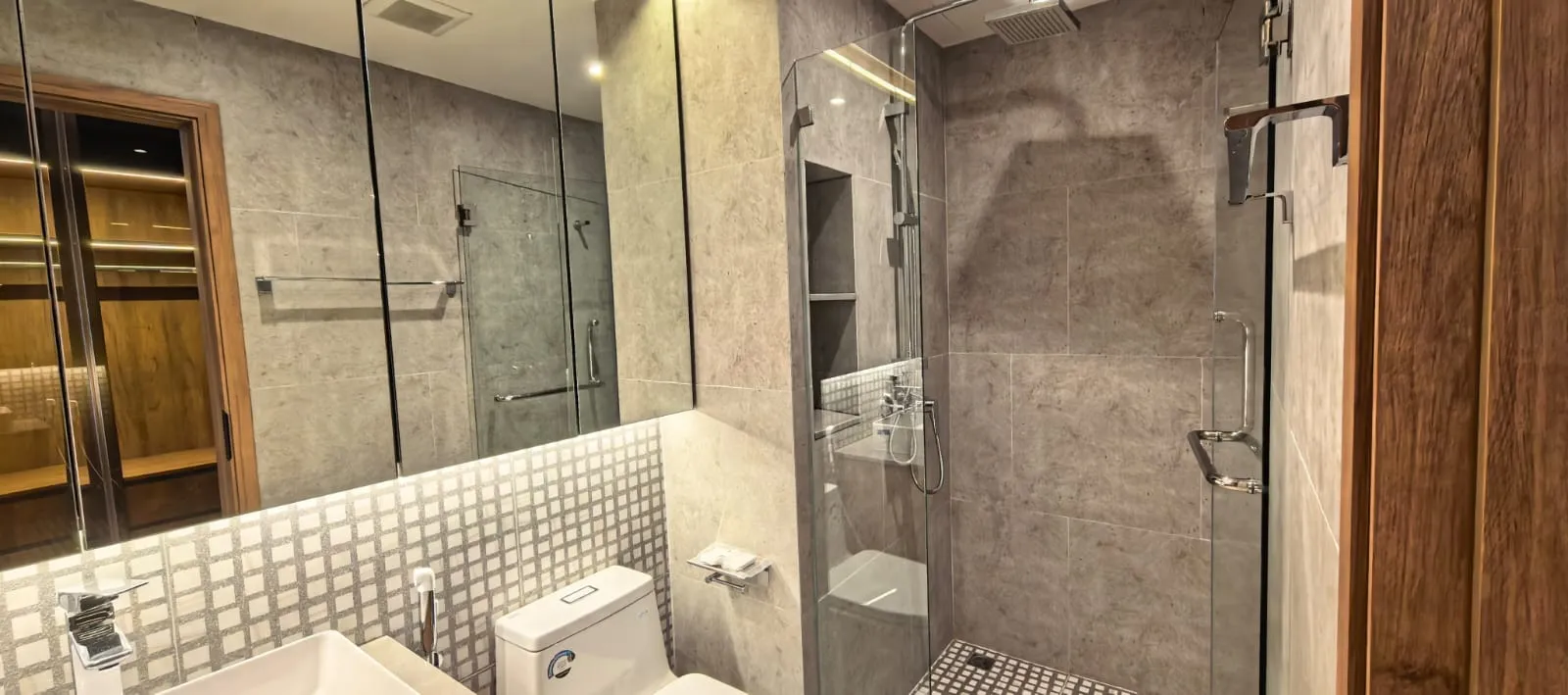 Property image - full photo 30