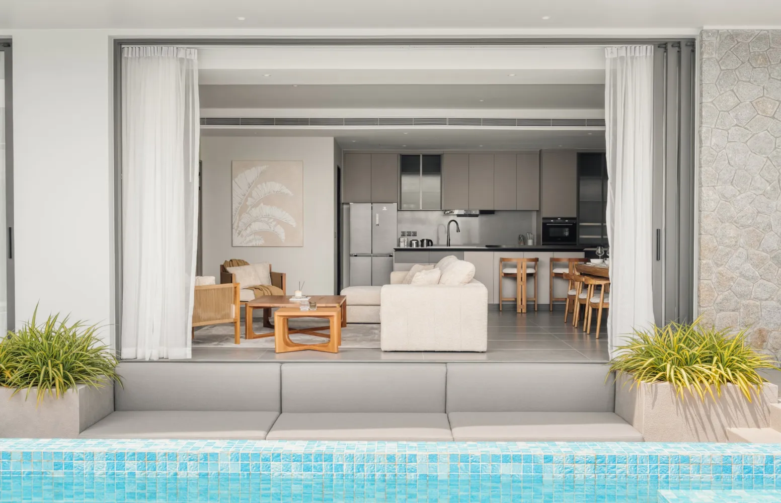 Property image - full photo 2