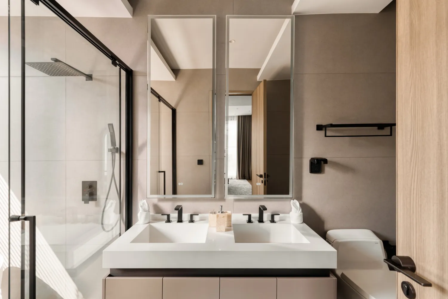 Property image - full photo 15