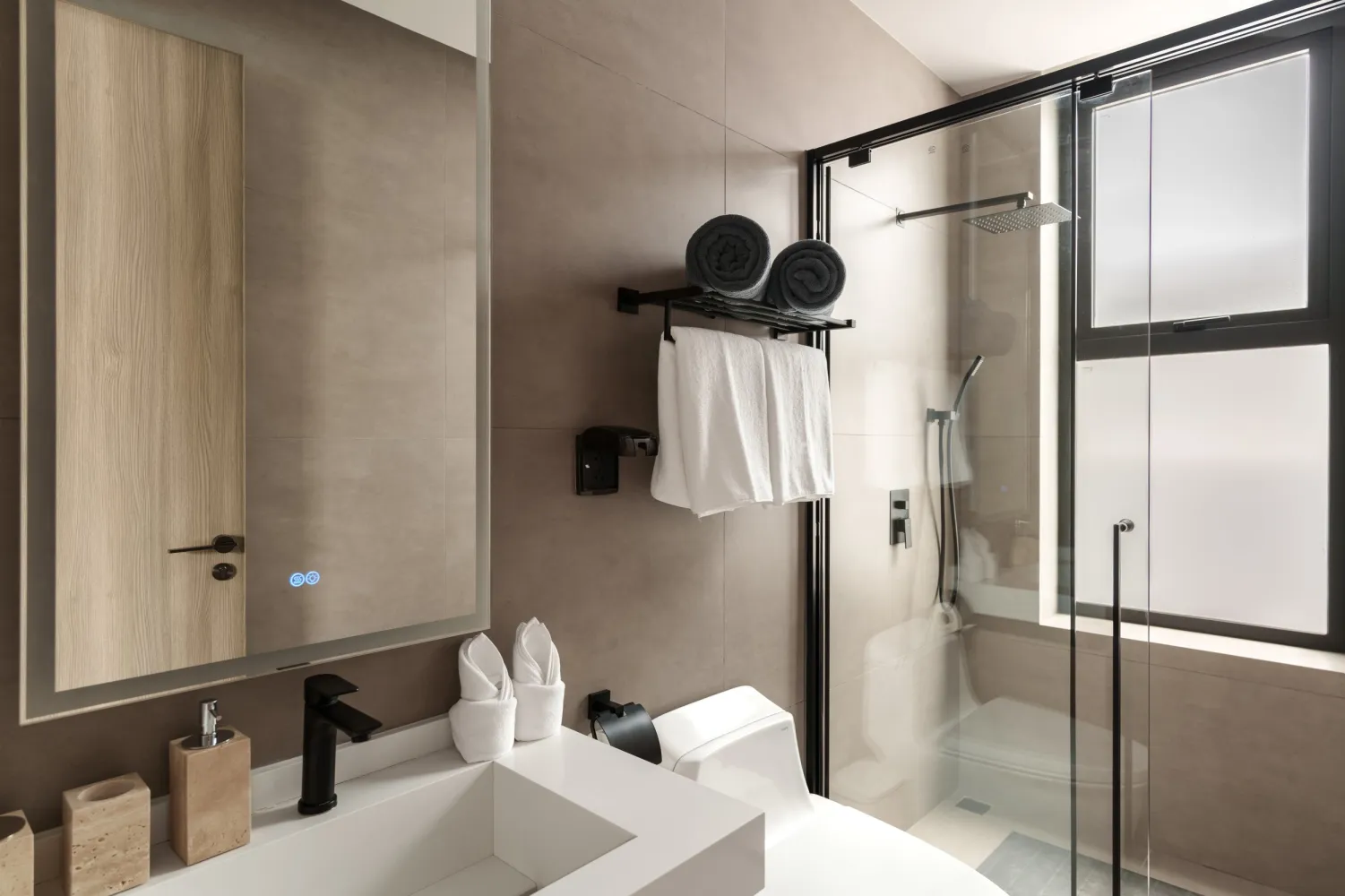 Property image - full photo 16