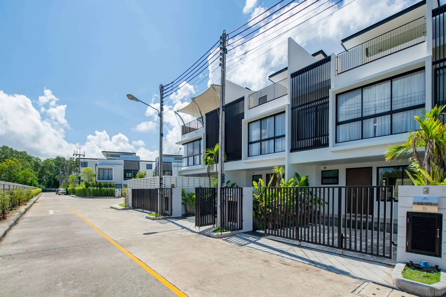 Property image - full photo 33