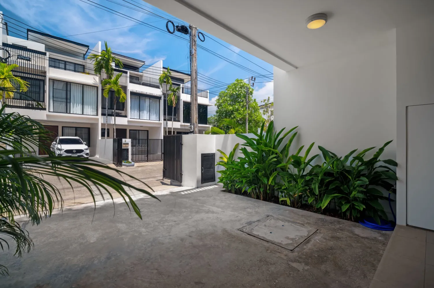 Property image - full photo 32