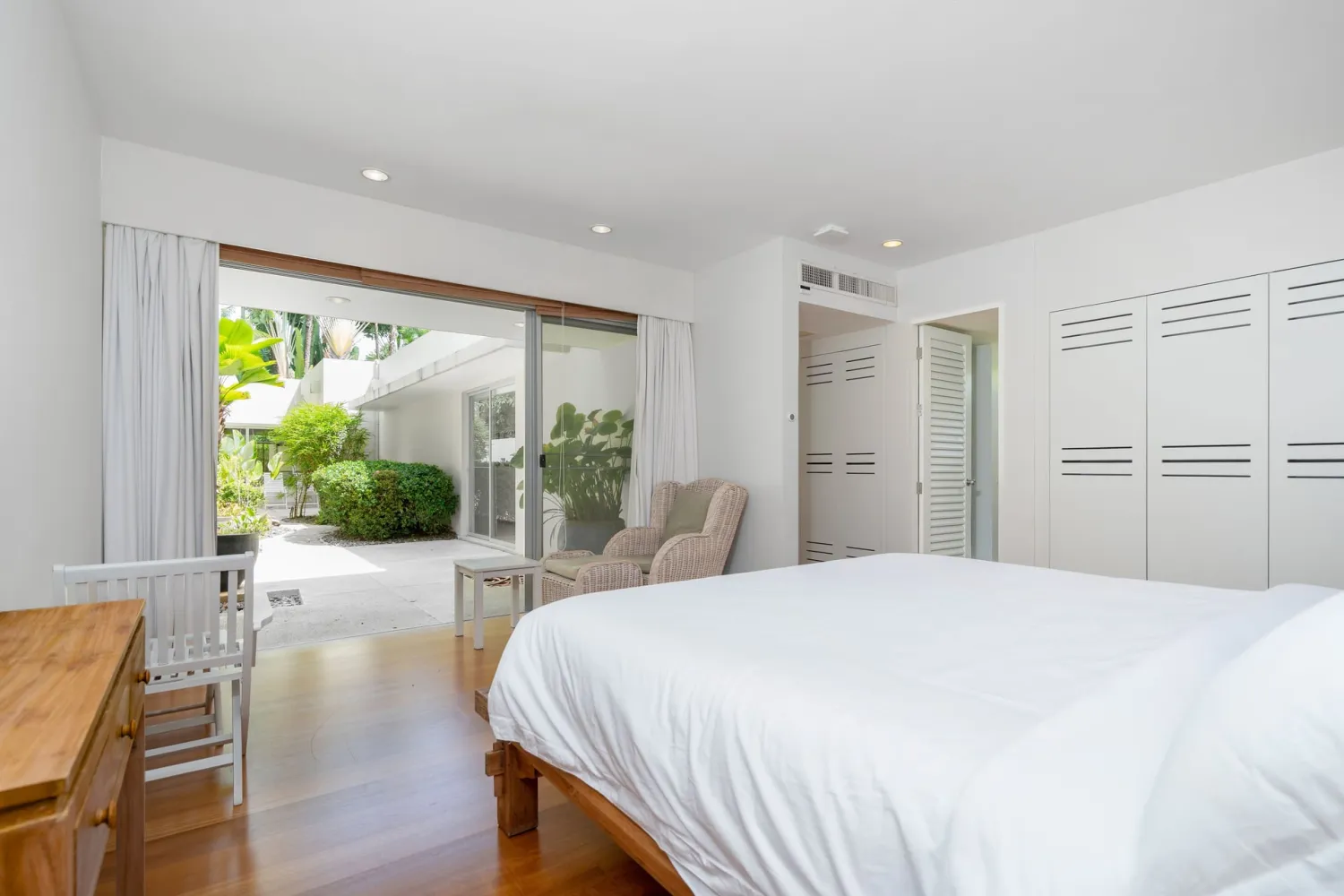 Property image - full photo 14