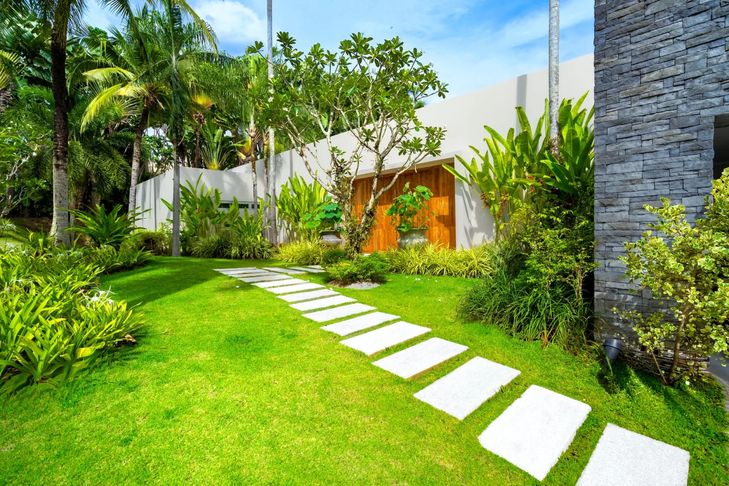 Property image - full photo 30