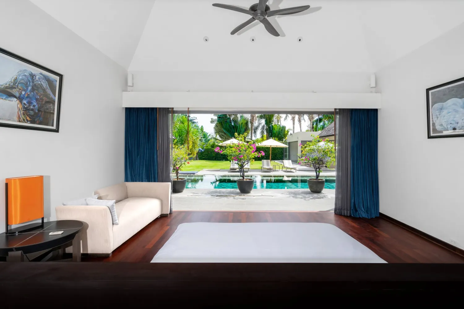 Property image - full photo 2