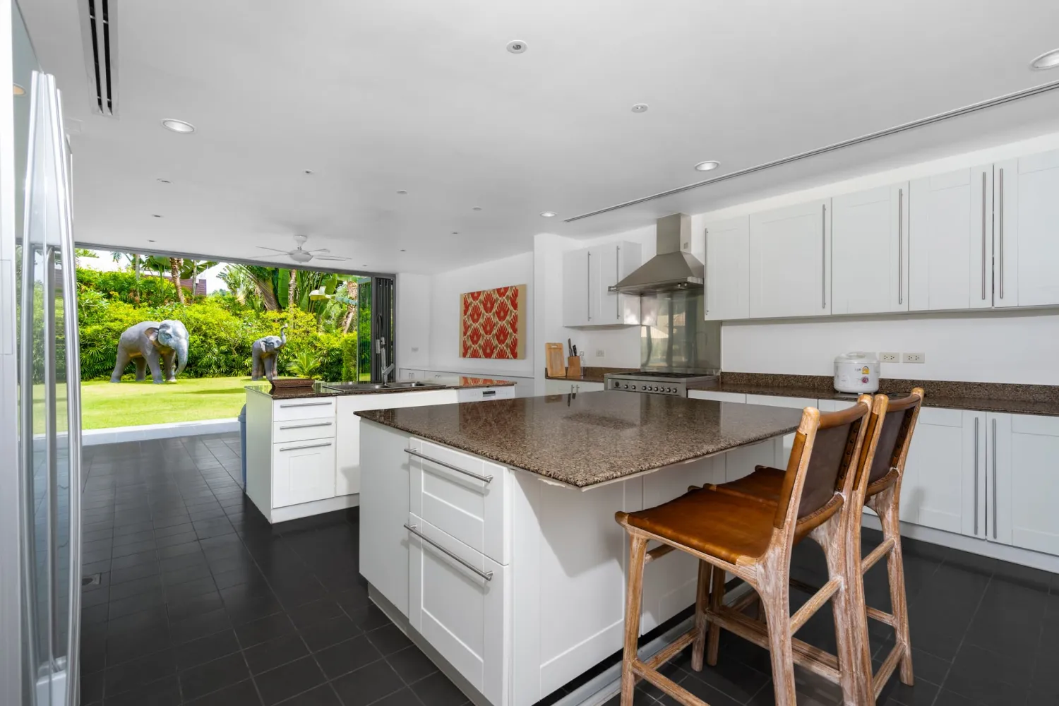 Property image - full photo 4