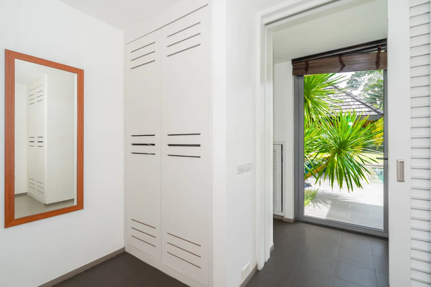 Property image - full photo 16