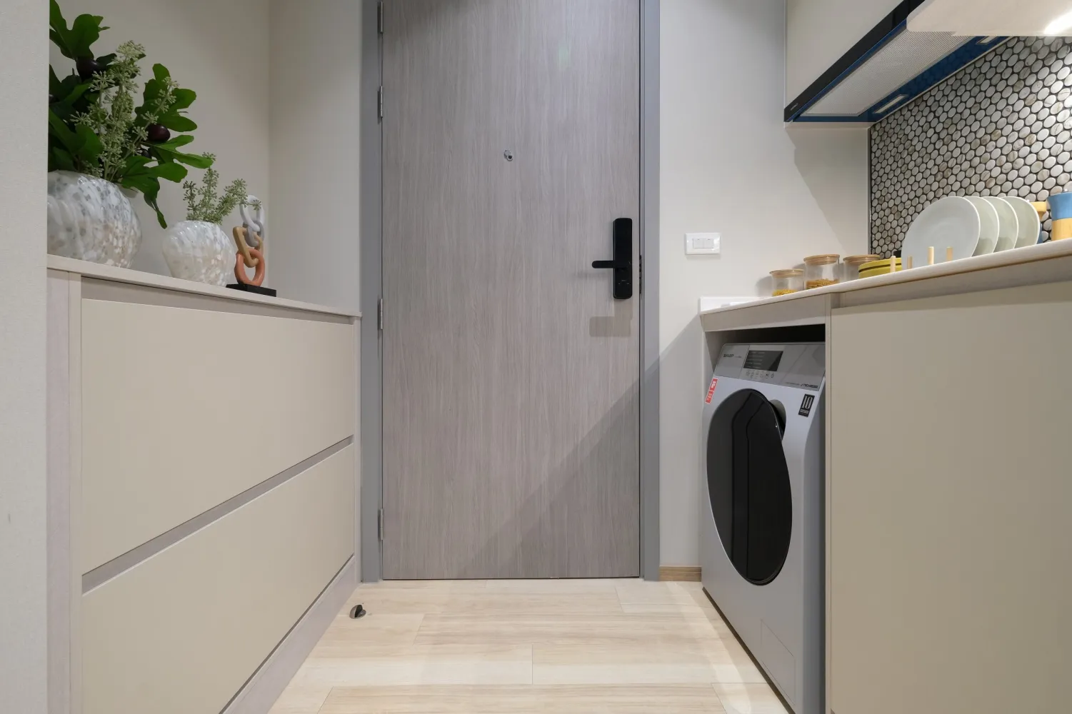 Property image - full photo 2