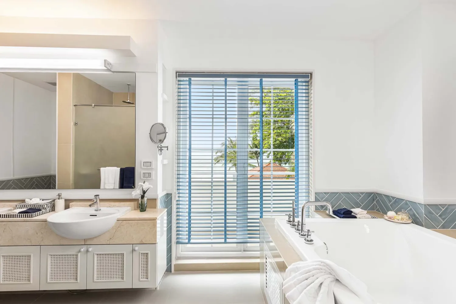 Property image - full photo 22