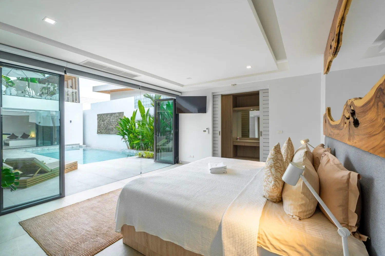 Property image - full photo 9
