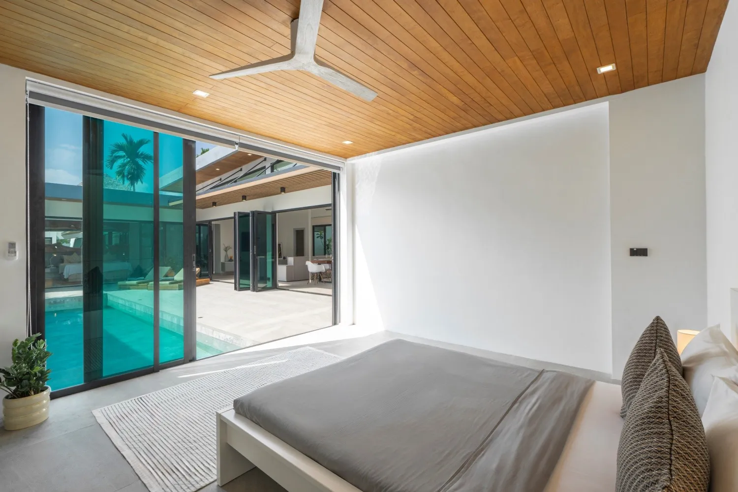 Property image - full photo 10
