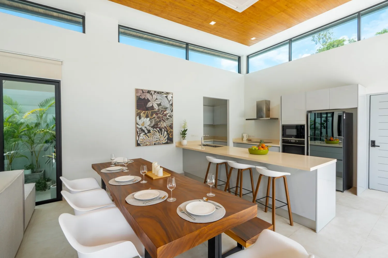 Property image - full photo 4