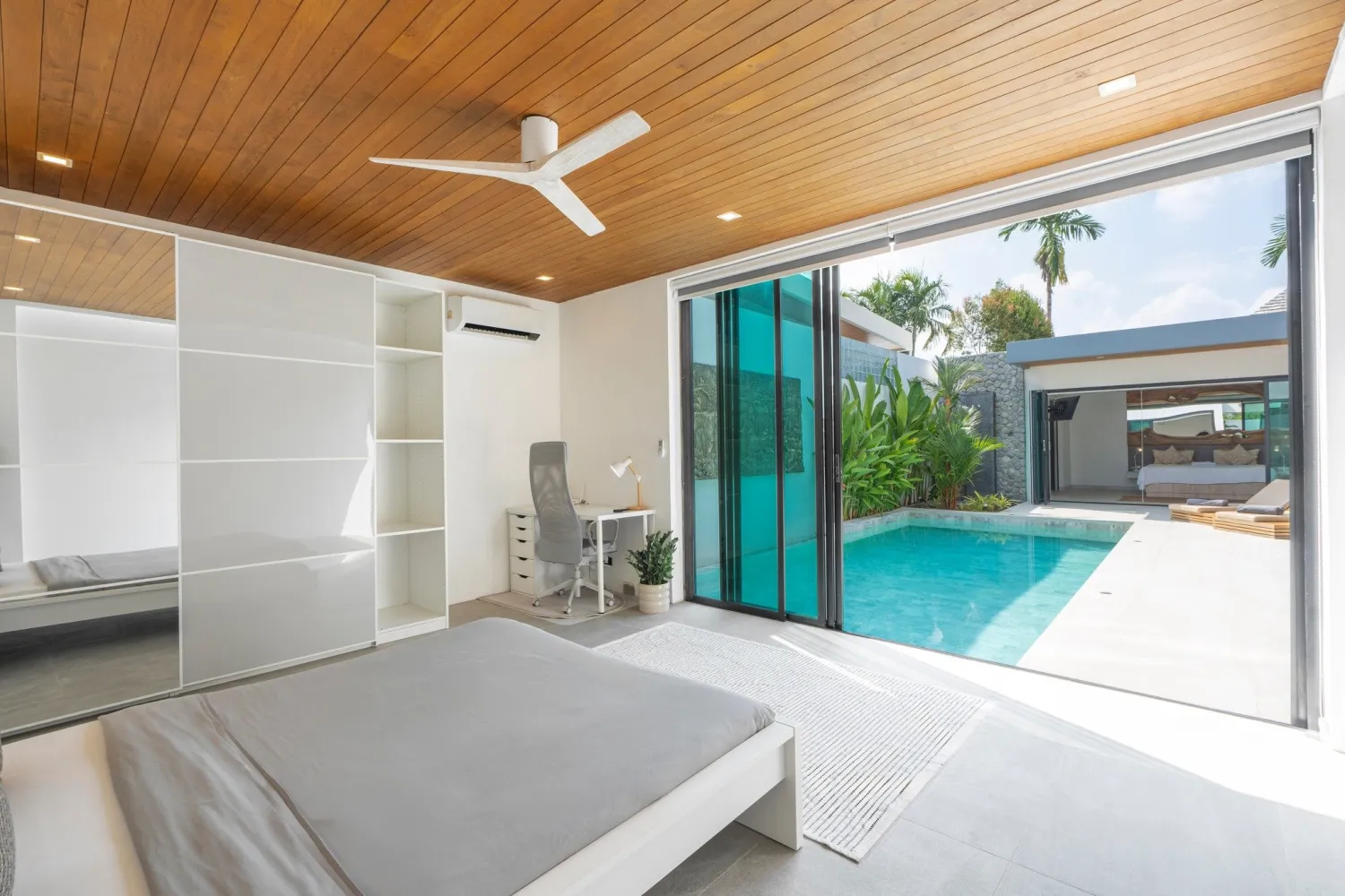 Property image - full photo 12