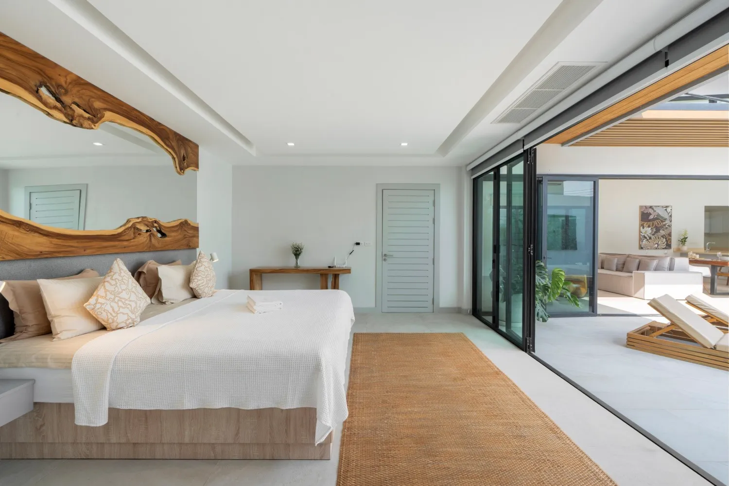 Property image - full photo 13