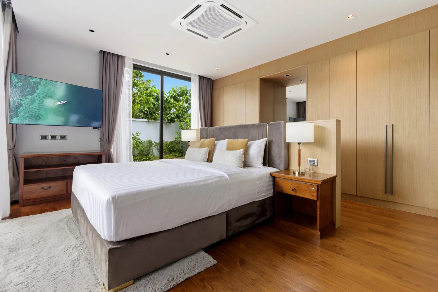 Property image - full photo 16