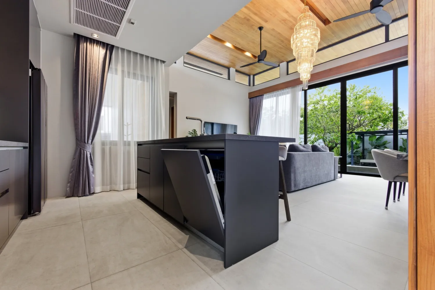 Property image - full photo 11