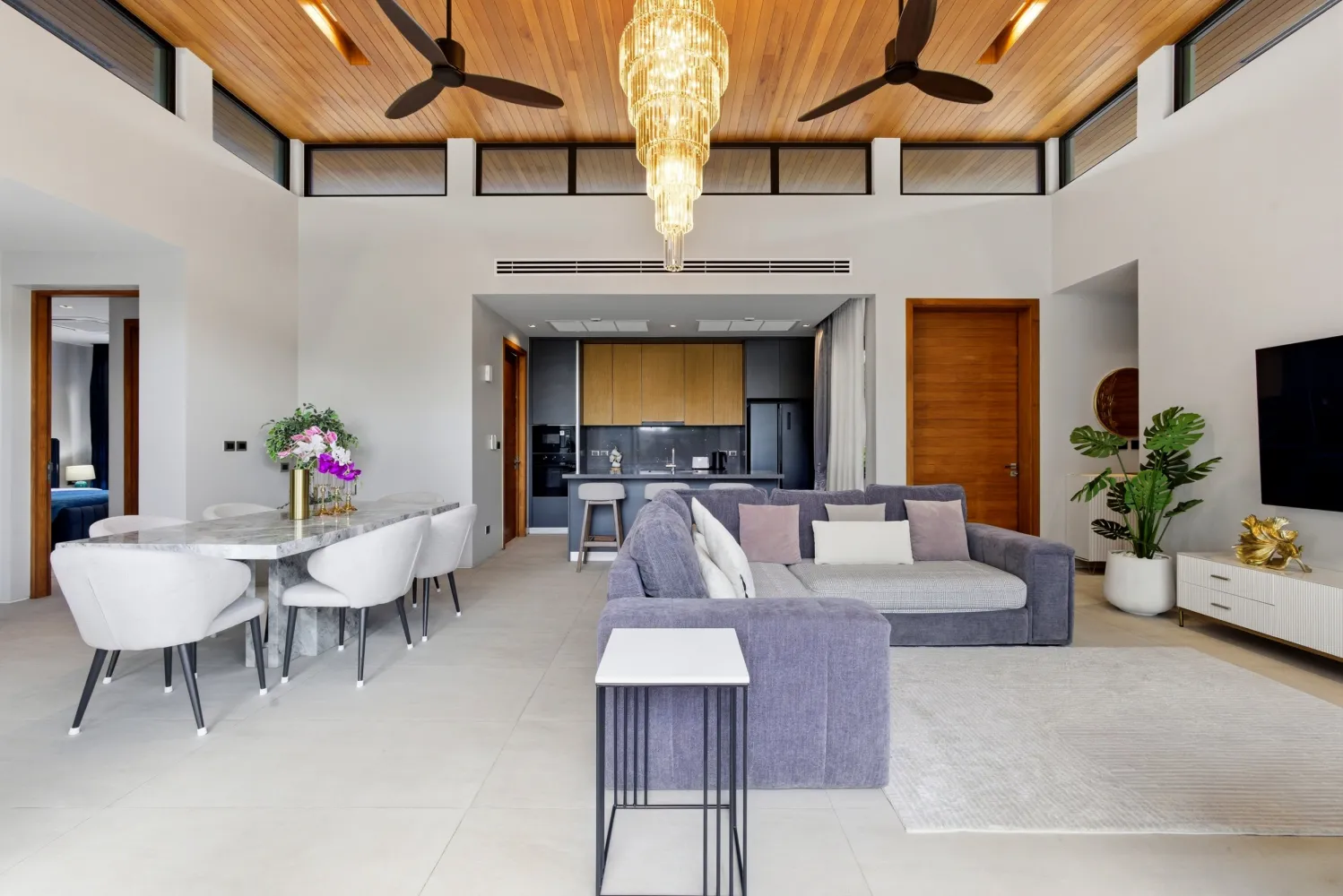 Property image - full photo 4