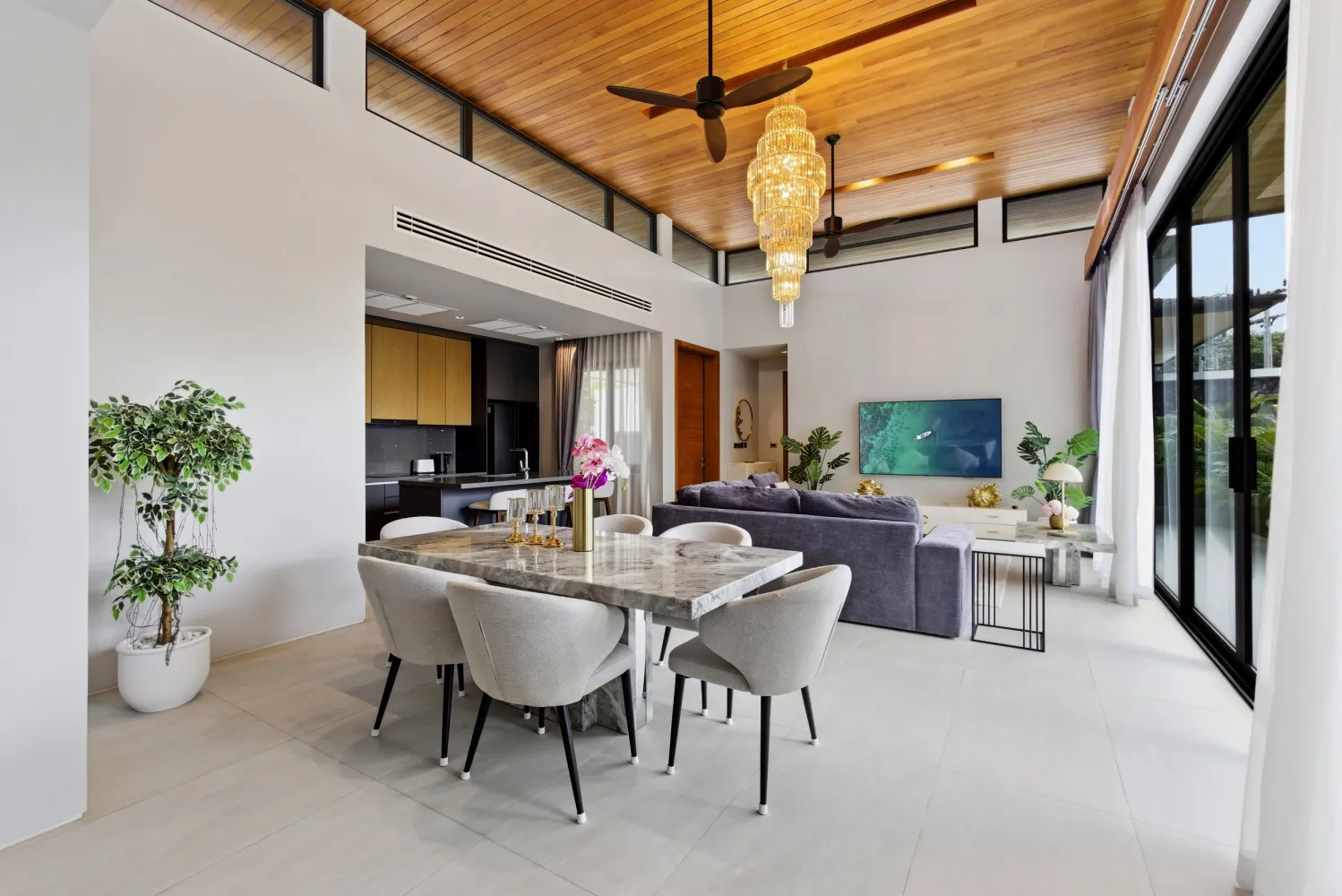 Property image - full photo 3