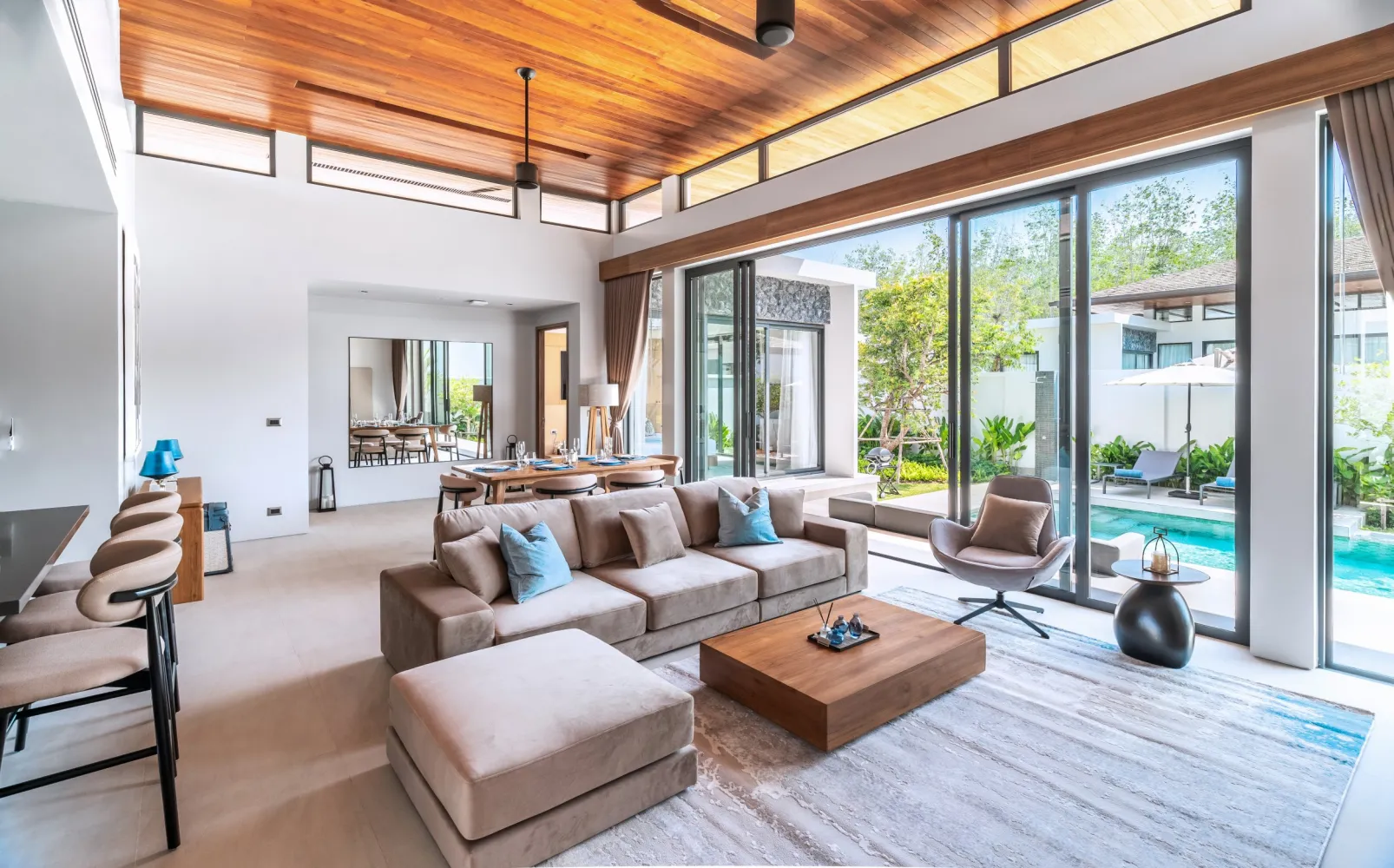 Property image - full photo 2