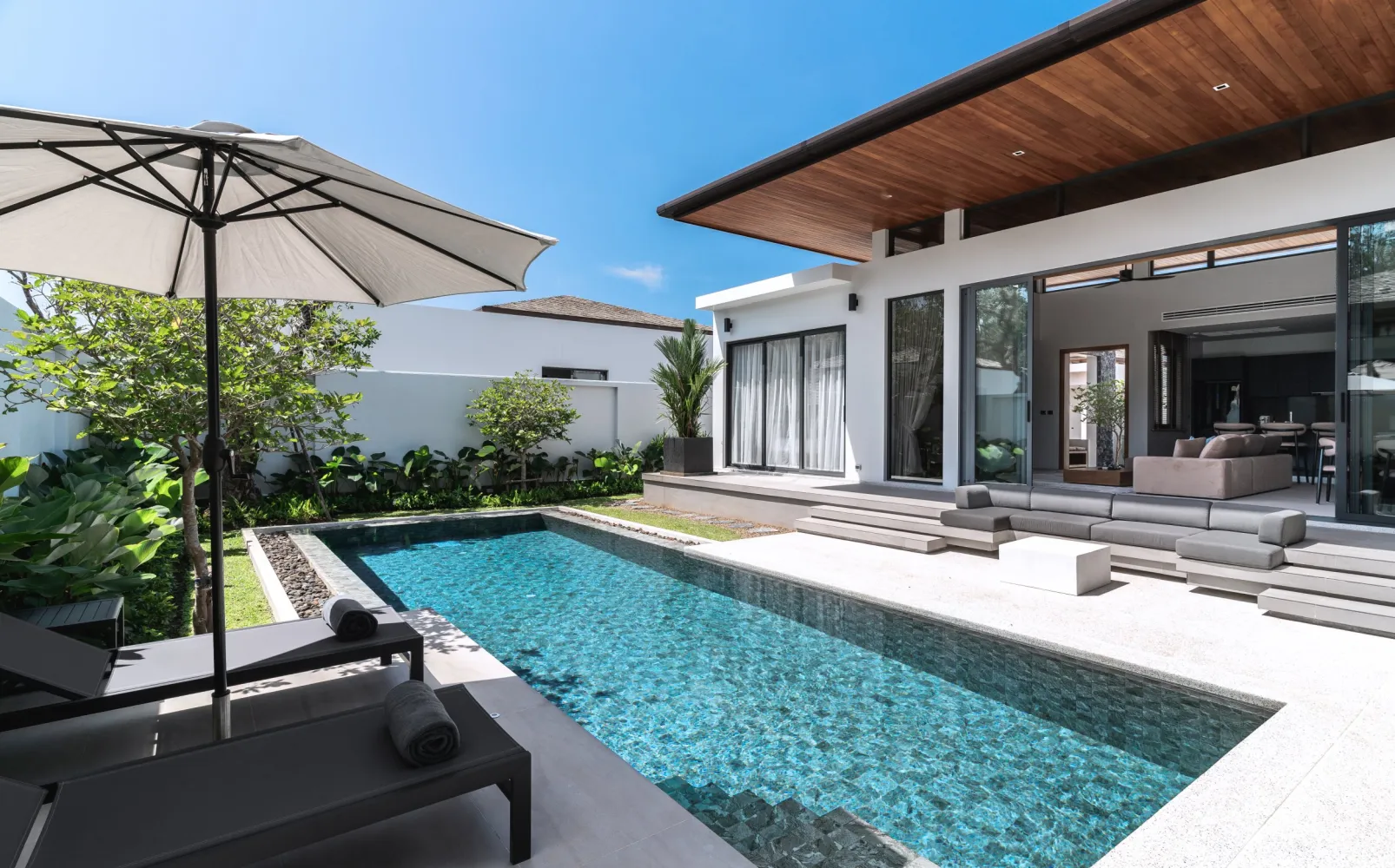 Property image - full photo 1