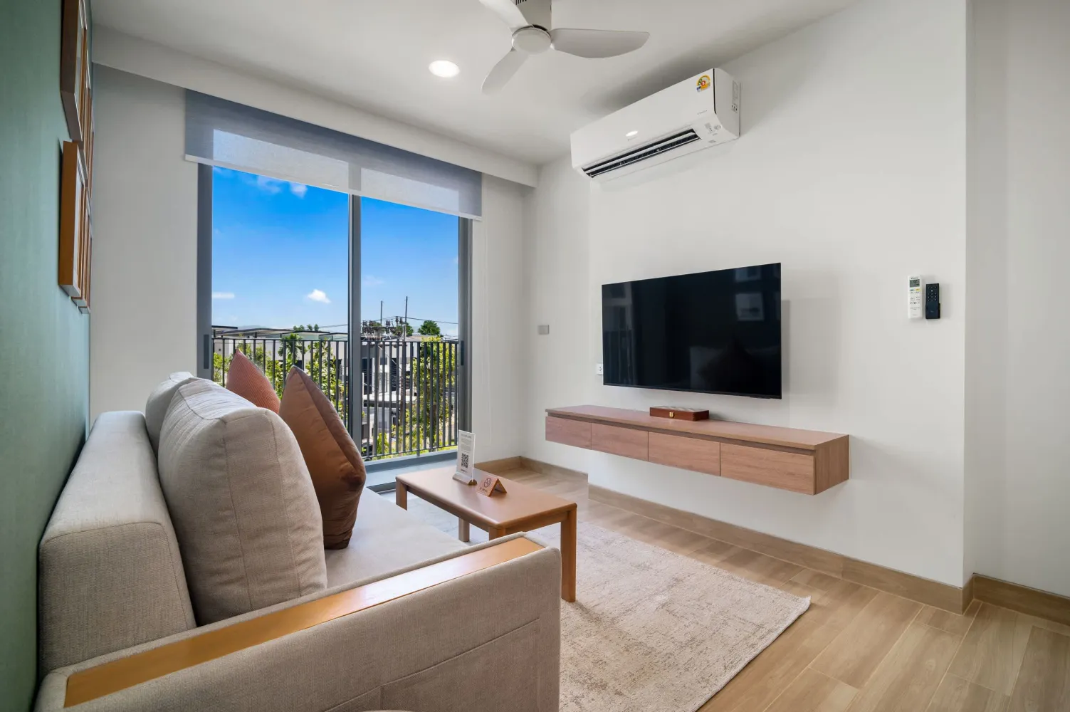 Property image - full photo 4