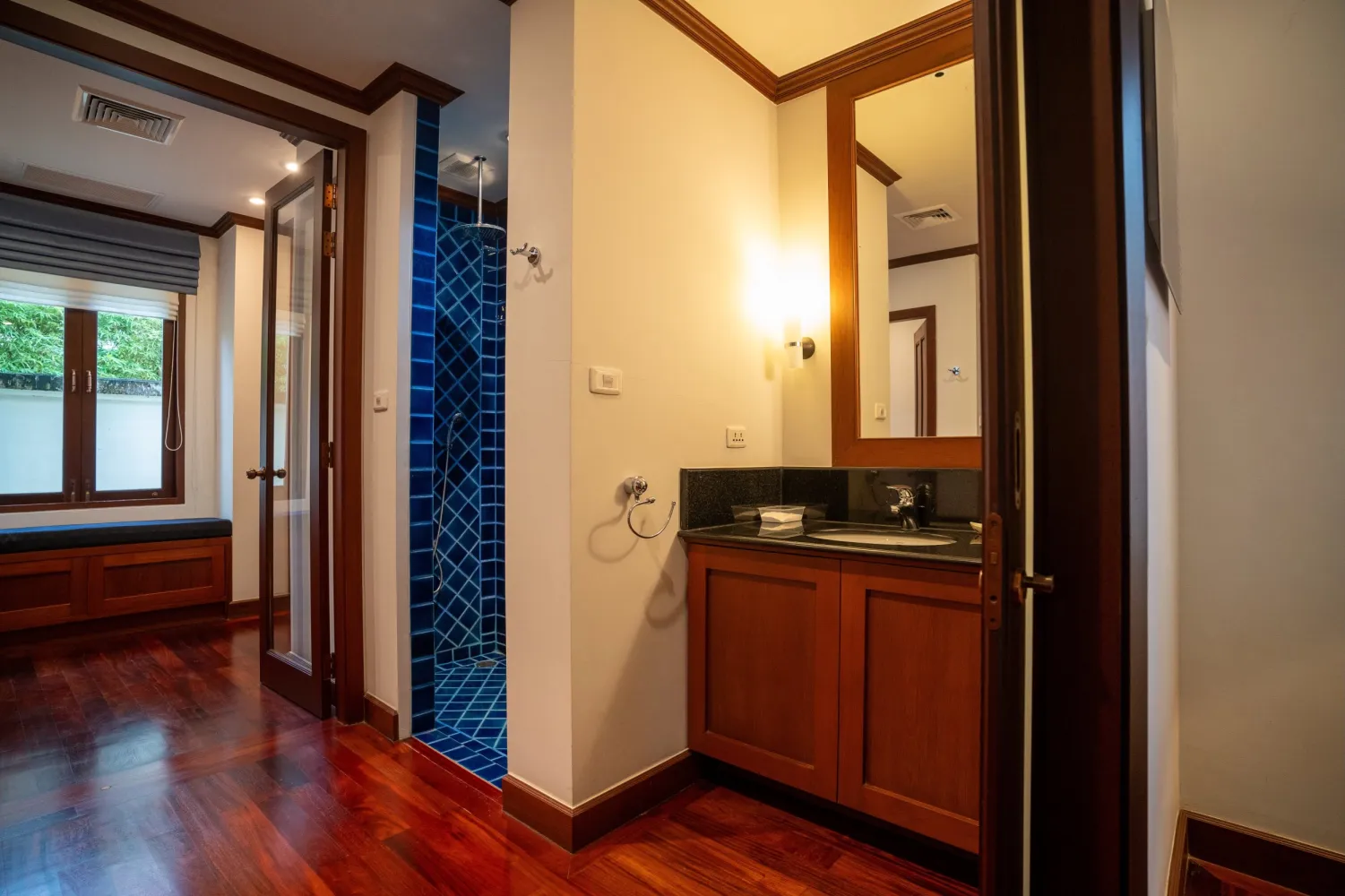 Property image - full photo 30