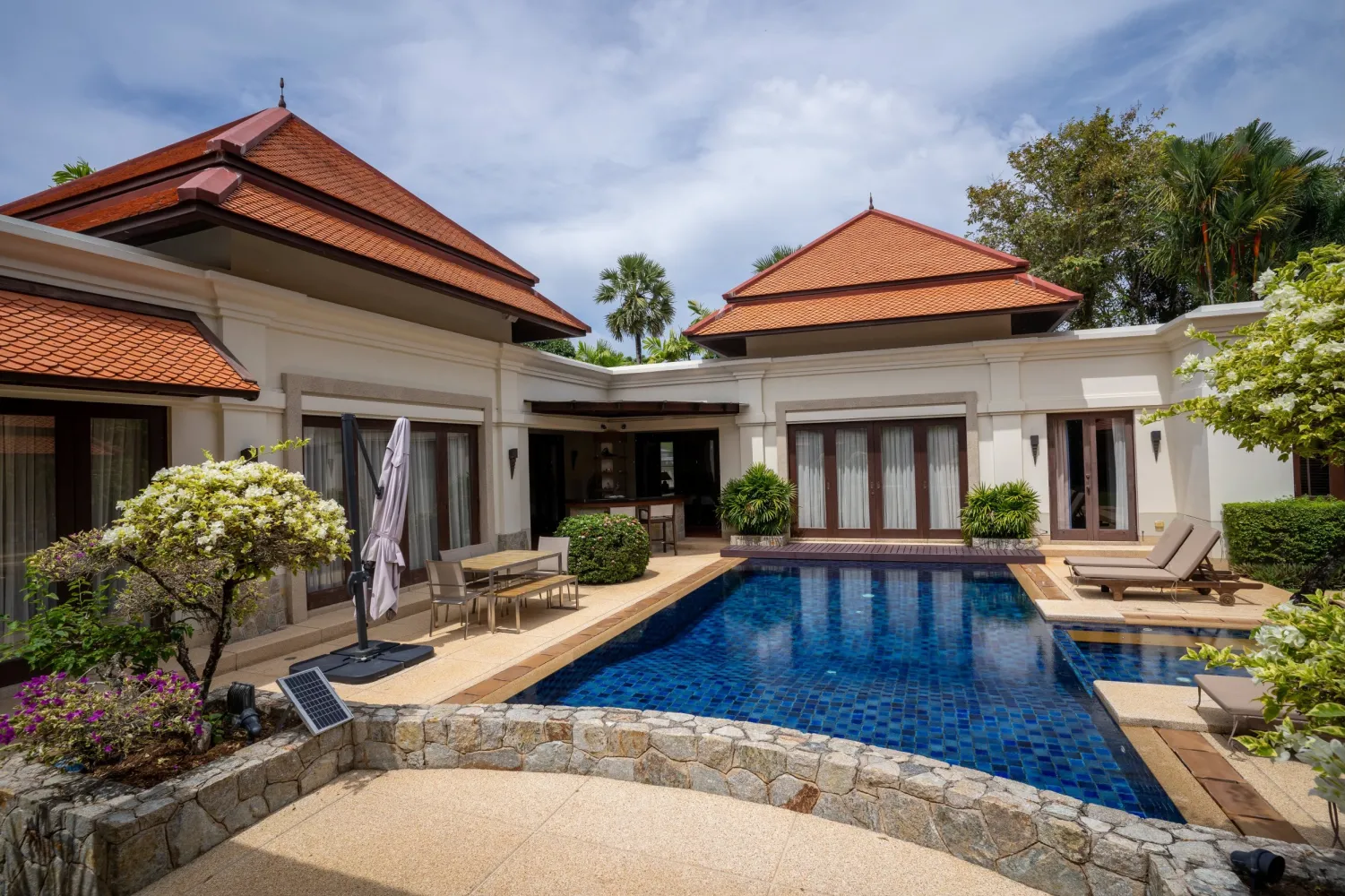 Property image - full photo 2