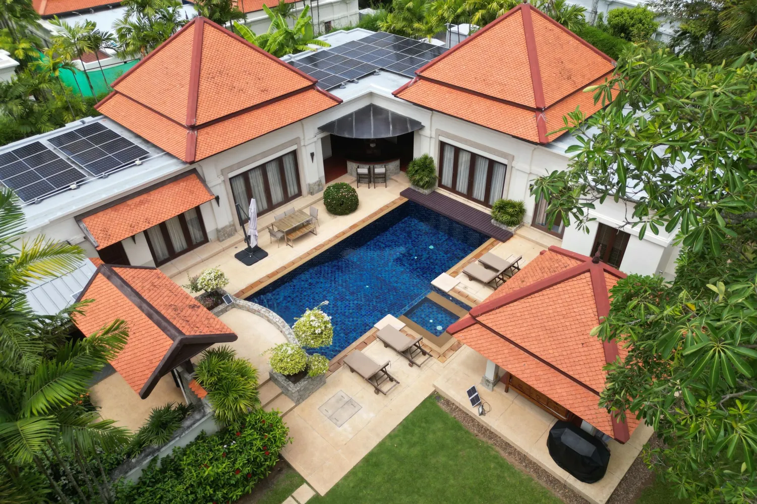 Property image - full photo 1