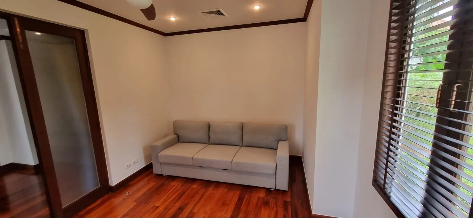 Property image - full photo 46