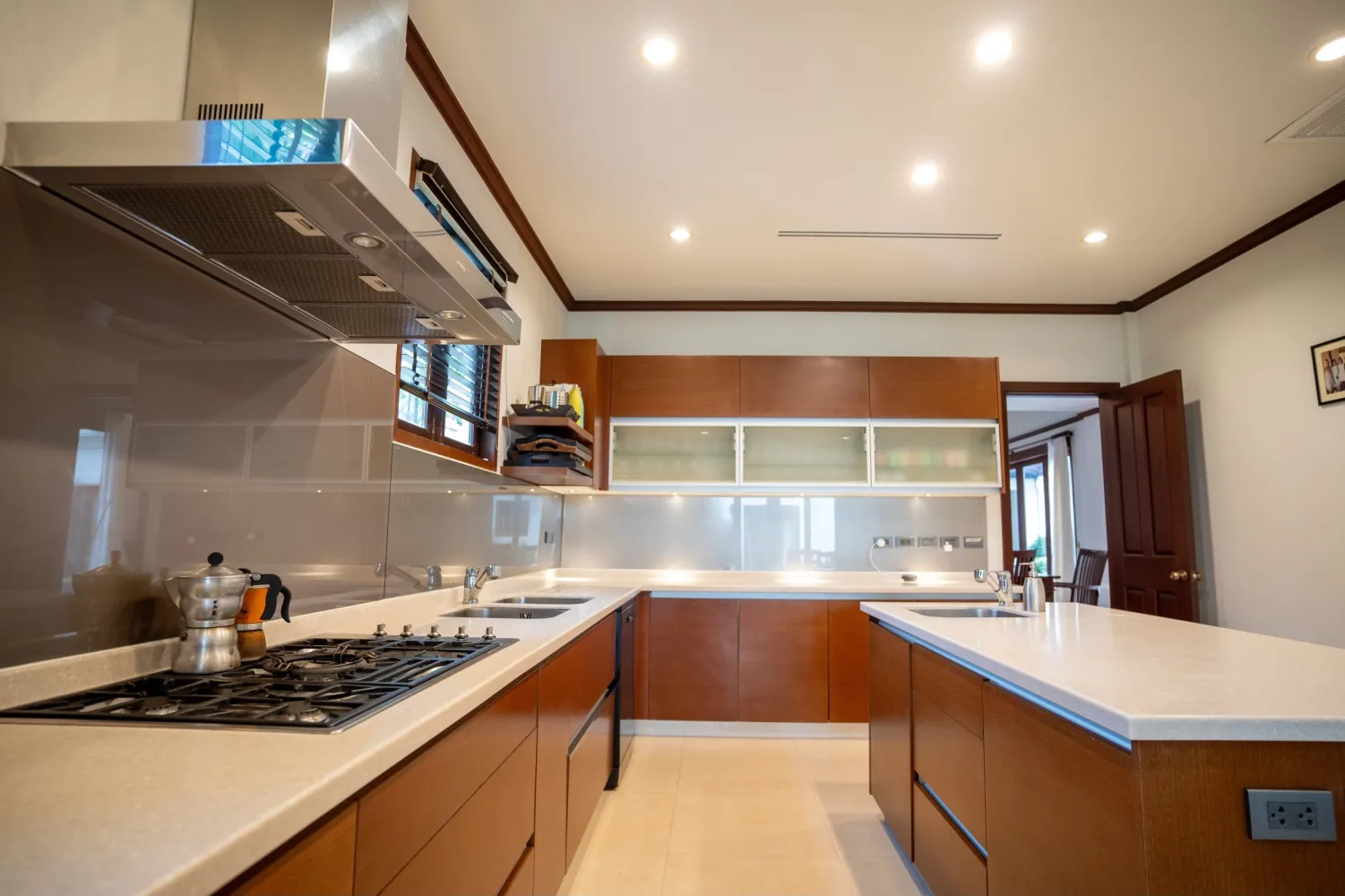 Property image - full photo 12