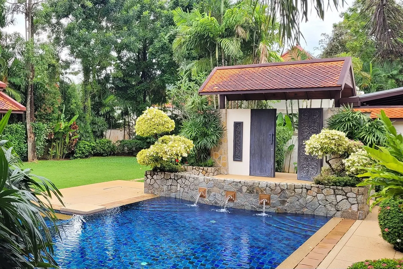Property image - full photo 65