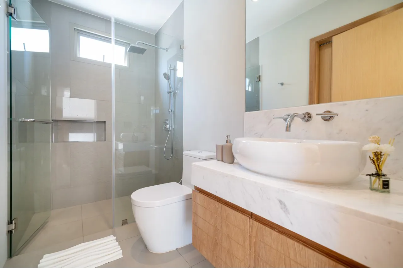 Property image - full photo 32