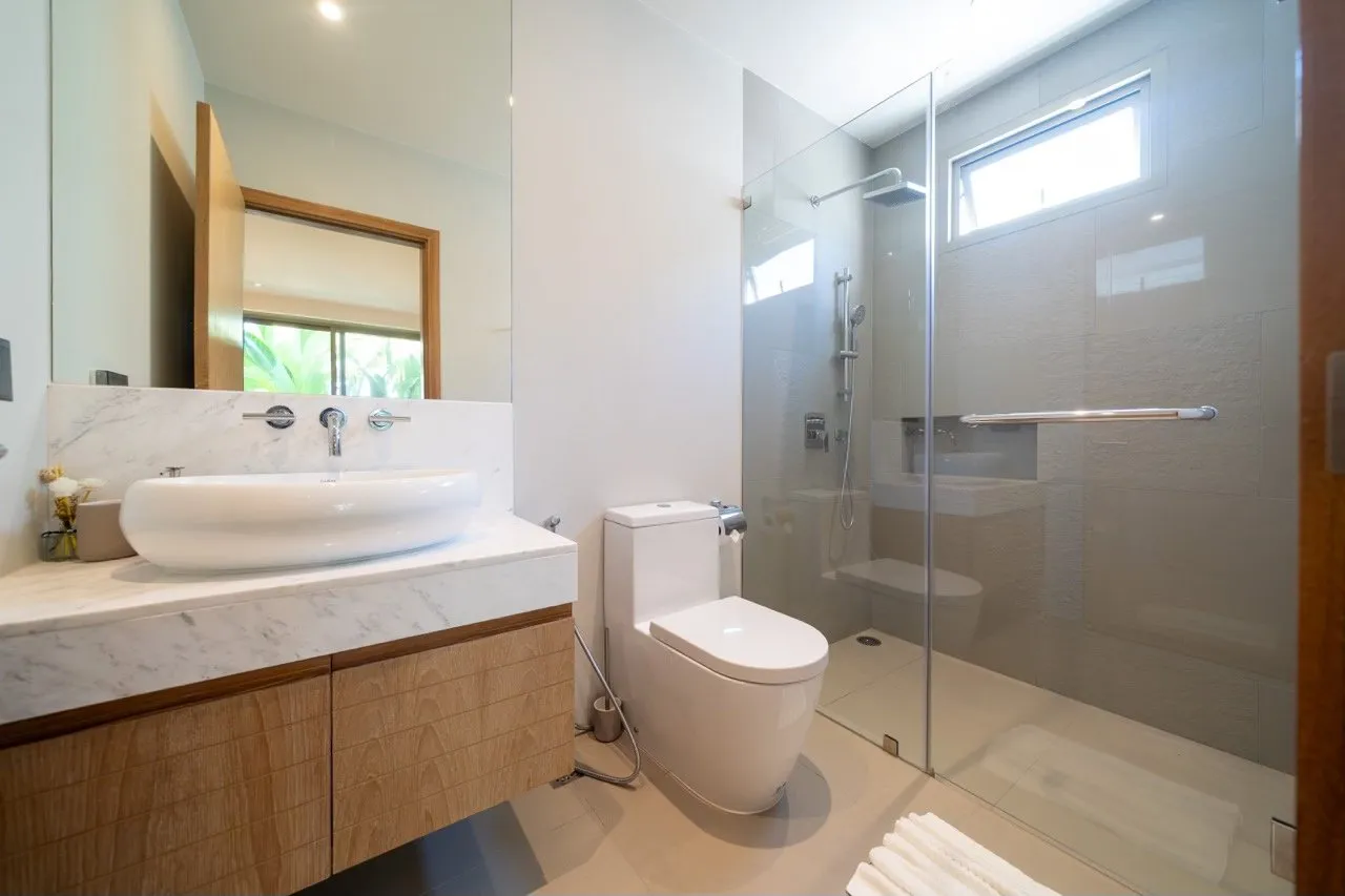 Property image - full photo 22
