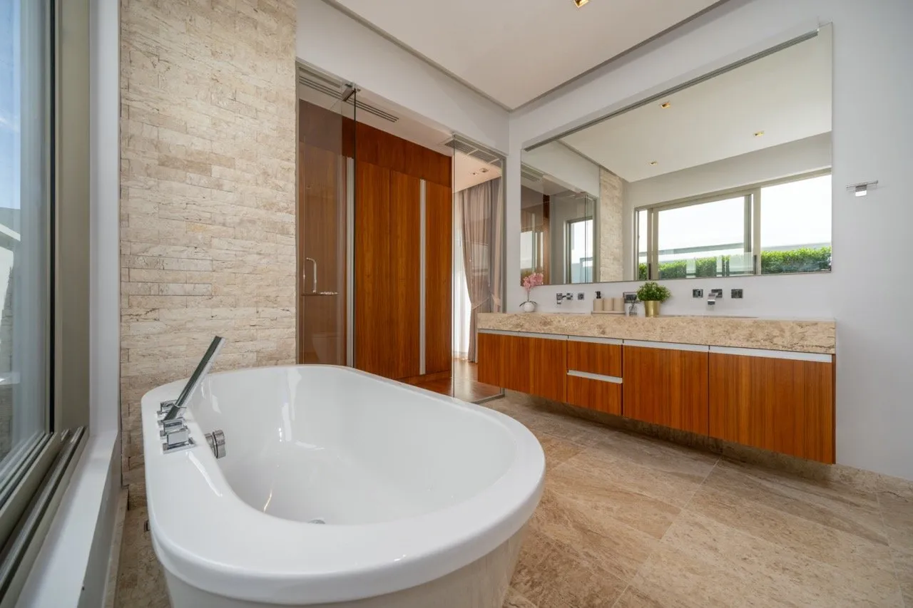 Property image - full photo 30