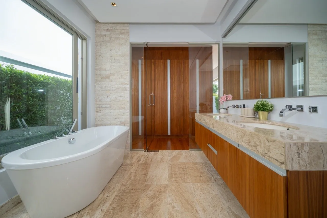 Property image - full photo 31