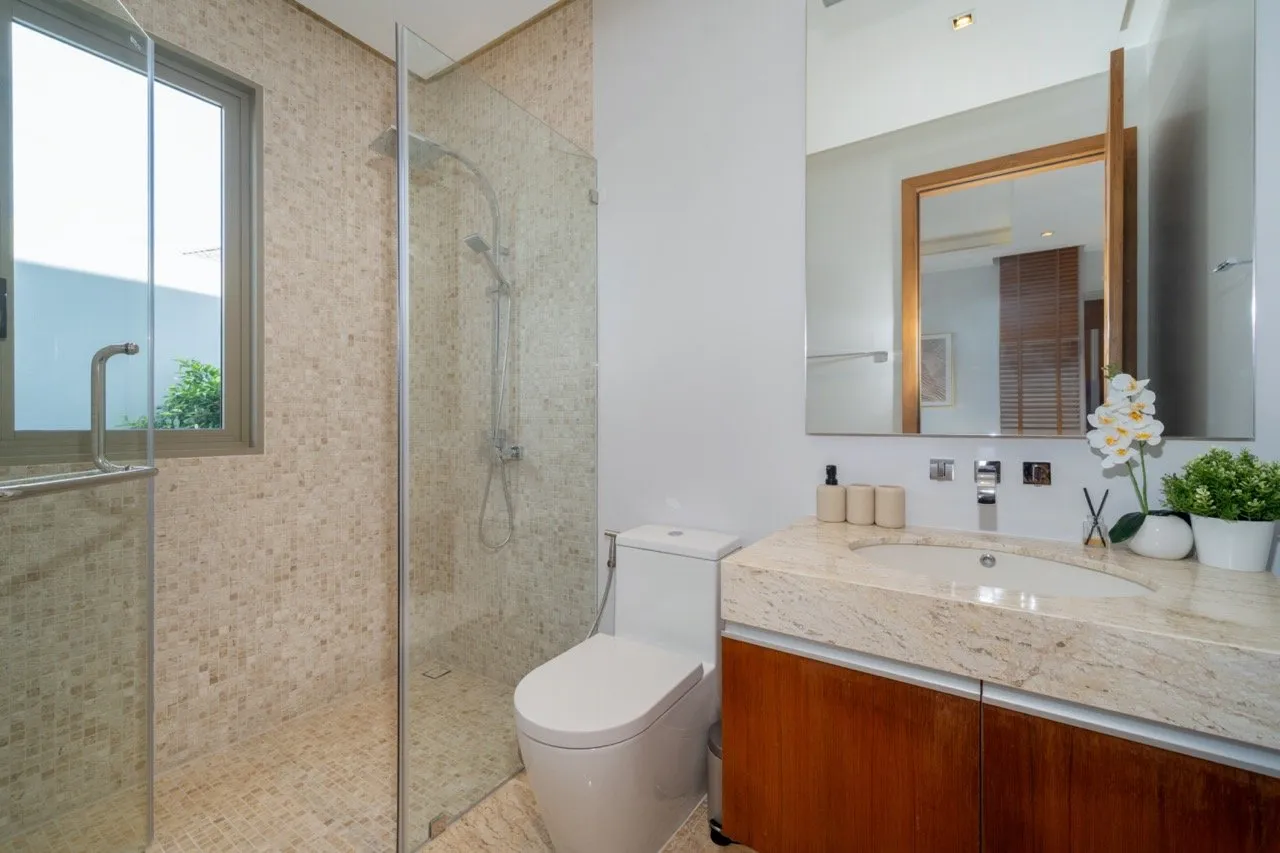 Property image - full photo 43