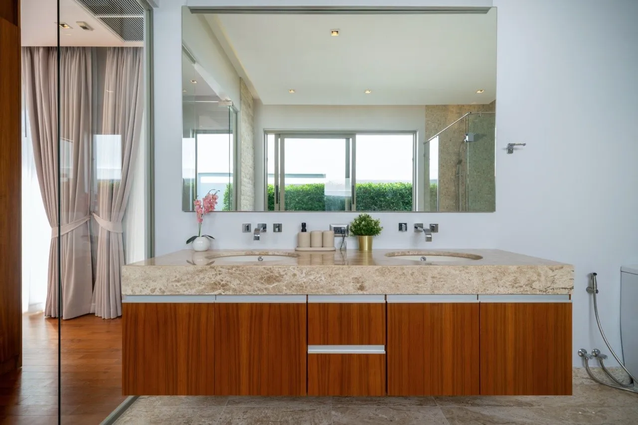 Property image - full photo 48