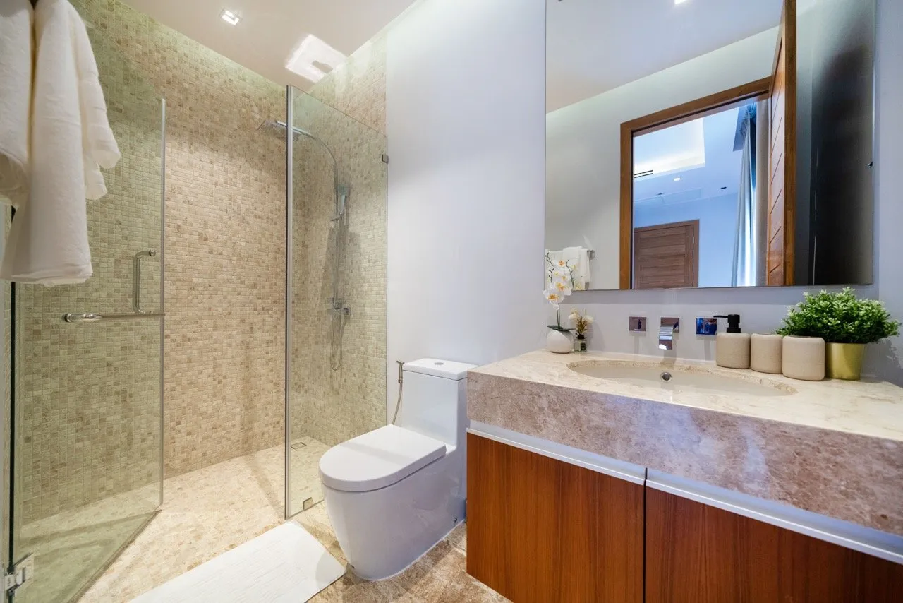 Property image - full photo 46