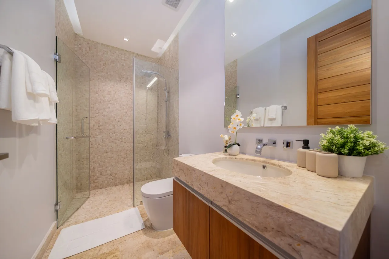 Property image - full photo 32