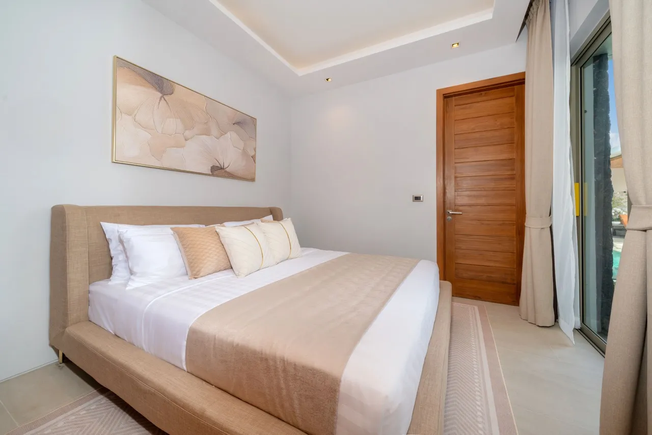 Property image - full photo 36