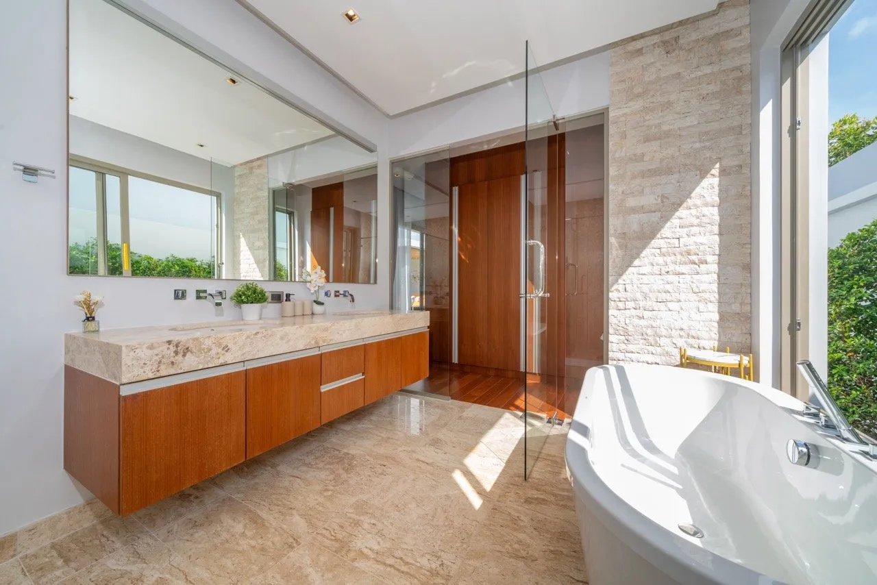 Property image - full photo 23