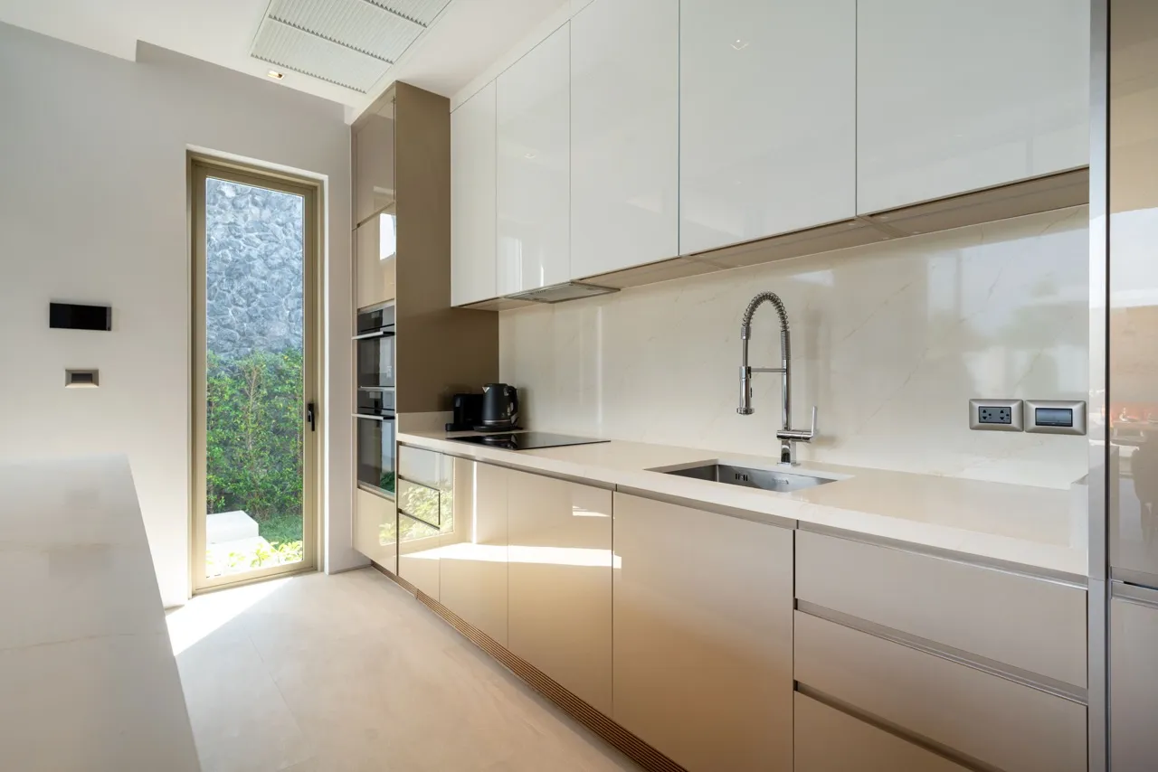 Property image - full photo 16