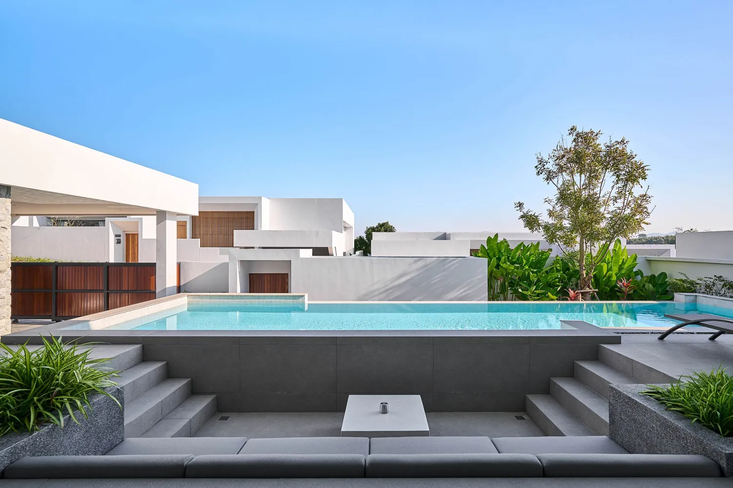 Property image - full photo 1