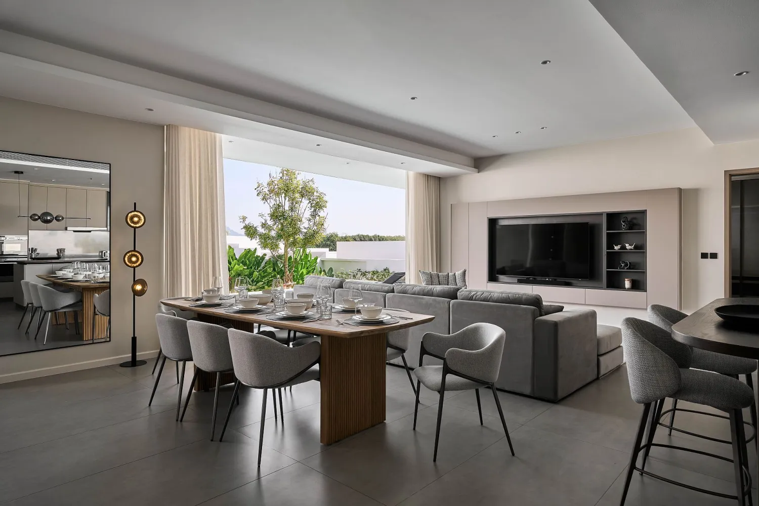 Property image - full photo 2
