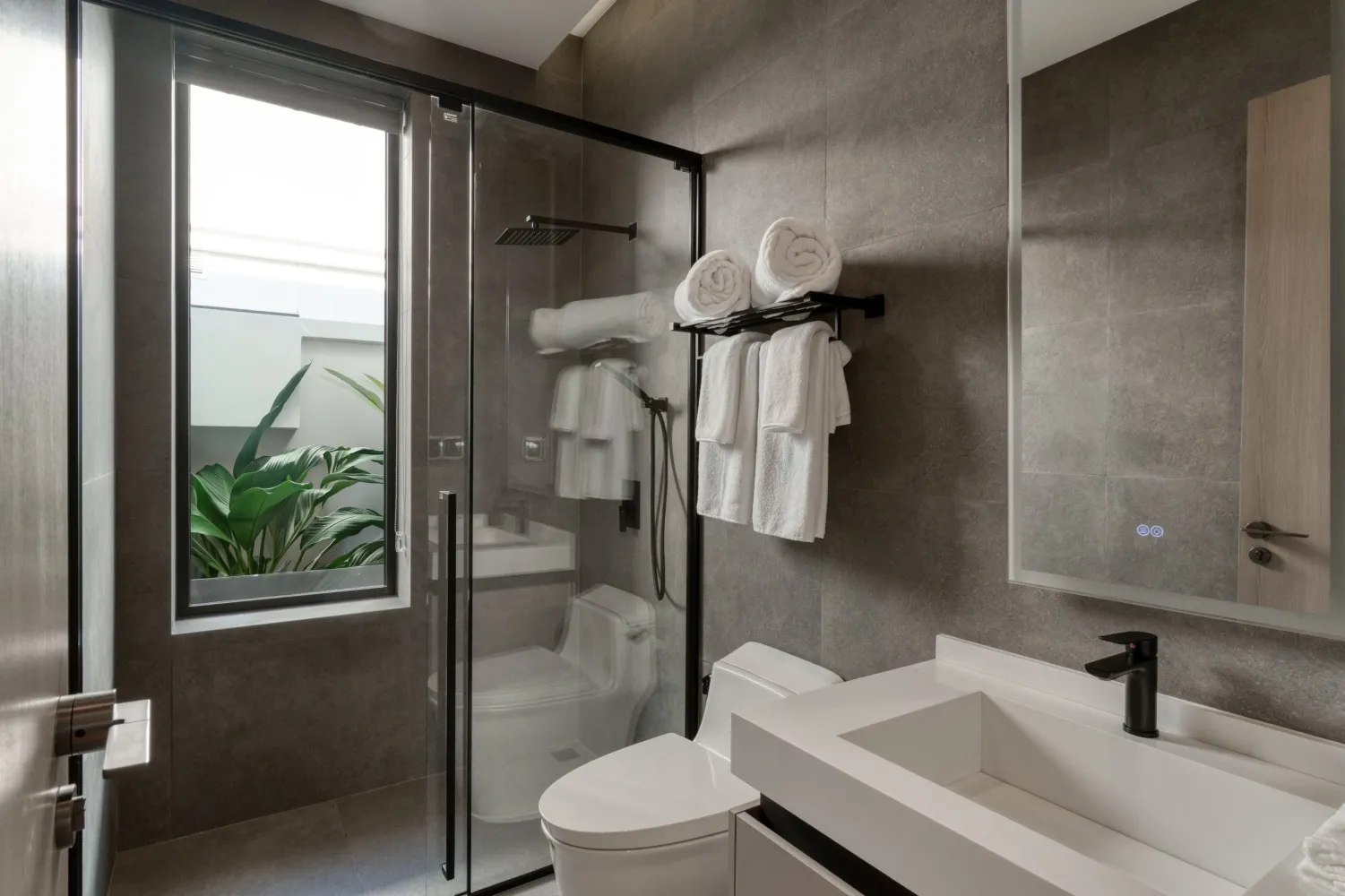 Property image - full photo 12