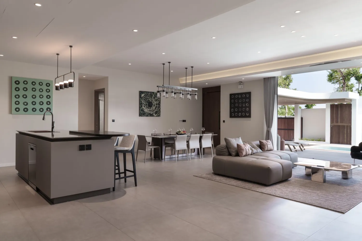 Property image - full photo 3