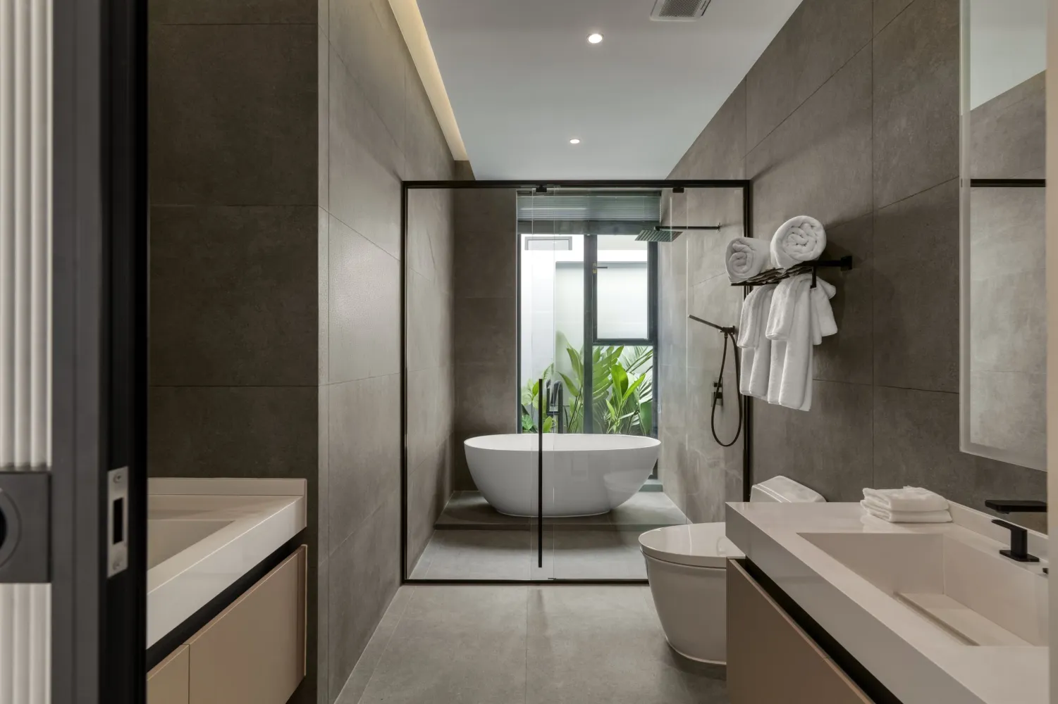 Property image - full photo 11